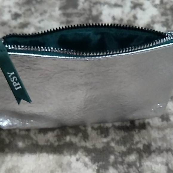 Handbag - Picture 2 of 2